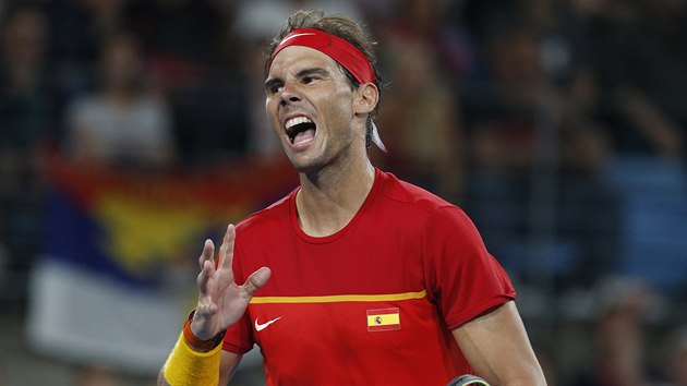 Španěl Rafael Nadal ve finále ATP Cupu proti Novaku Djokovičovi.