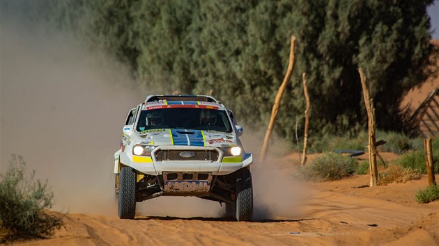 Tom Ouednek a David Kpal z tmu Ultimate Dakar Racing na Dakaru.