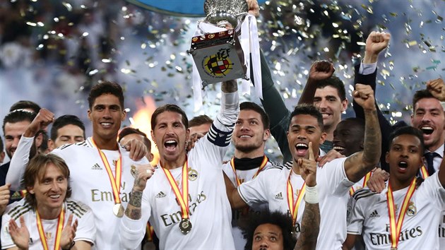 Fotbalist Realu Madrid v sadskoarabsk Didd slav vtzstv ve panlskm Superpohru.