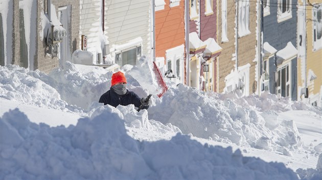 Sněhová bouře paralyzovala metropoli kanadské provincie Newfoundland. (19. ledna 2020)