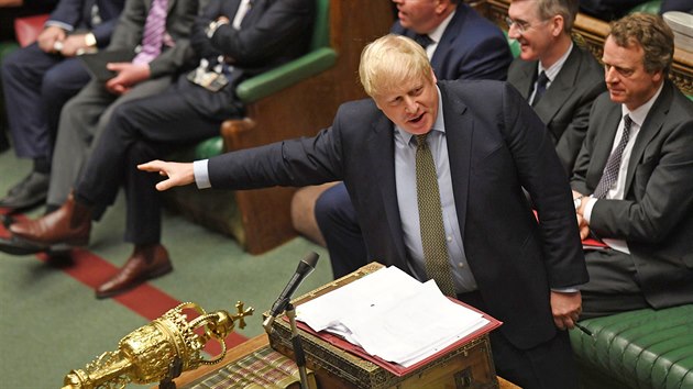 Premir Boris Johnson na zasedn britskho parlamentu. (8. ledna 2020)