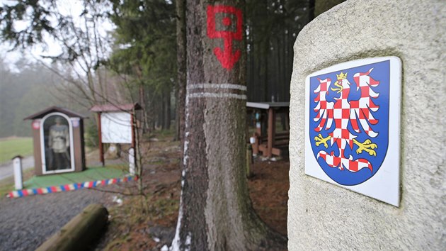 Na potku byl star hranin kmen, kter autor doplnil tabulkou s historickmi znaky: eskm lvem a moravskou orlic.