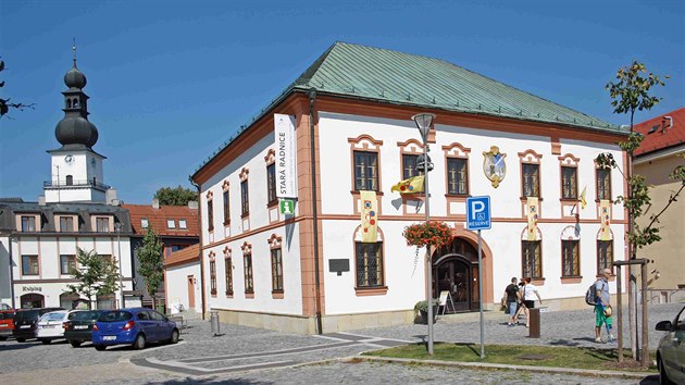 Soukromnkem zizovan turistick informan centrum ve e nad Szavou slou v prostorch radnice. Msto jako jeho budouc nov provozovatel pot s vrazn vymi ronmi nklady na jeho provoz, a to zhruba ve vi jeden a tvrt milionu korun.