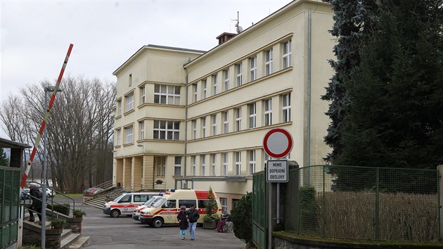Krajsk� zdravotn� hodl� obnovit jedn�n� o vyu�it� nemocnice k zaji�t�n� p��e pro �luknovsk� v�b�ek.