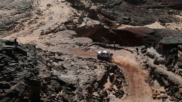 Fernando Alonso v osm etap Rallye Dakar.