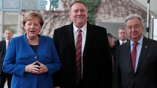 Na mezinárodní konferenci o Libyi se do Berlína sjela řada státníků, německá kancléřka Angela Merkelová přivítala například amerického ministra zahraničí Mikea Pompea či generálního tajemníka OSN Antónia Guterrese. (19. ledna 2020)