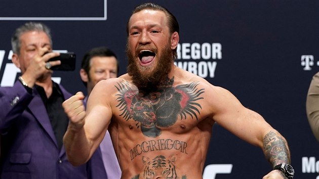 Conor McGregor, irsk zpasnk se chyst po vc jak roce do boje v UFC.