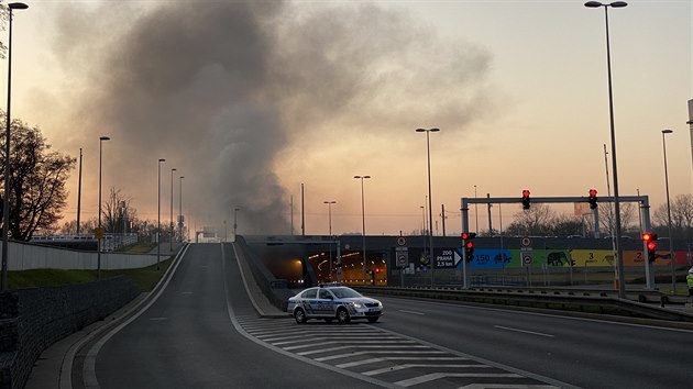 Požár auta v tunelu Blanka. (16. ledna 2020)