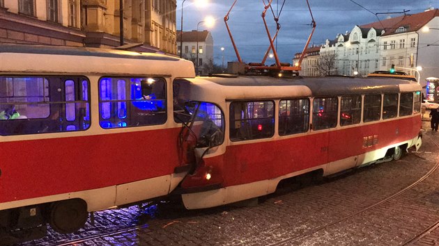 Na praskm Pohoelci se srazily dv tramvaje, jely po stejn koleji (10.1. 2019)
