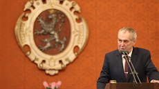 Prezident Milo Zeman pedal na Praském hrad ek na dva miliony korun Fondu...