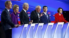 Americký senátor Bernie Sanders se v sedmé a poslední televizní debat uchaze...