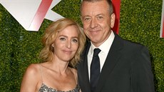 Gillian Andersonová a její partner Peter Morgan (3. ledna 2020)