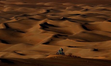Nizozemský motocyklista Edwin Straver v jedenácté etap Dakaru.