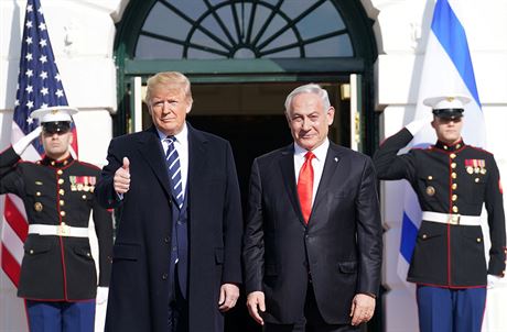 Americký prezident Donald Trump v Bílém dom pijal izraelského premiéra...