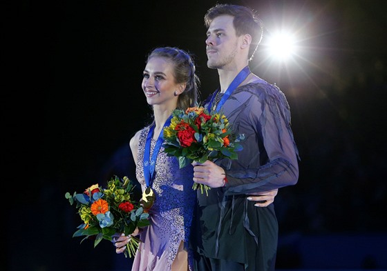 Rusové Victoria Sinicinová a Nikita Kacalapov - misti Evropy v tancích na led.