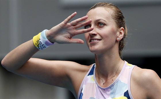 Petra Kvitová se raduje z postupu do osmifinále Australian Open.