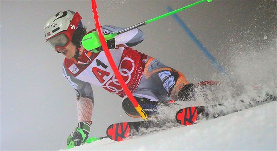 Norský lya Henrik Kristoffersen na trati slalomu ve Schladmingu.