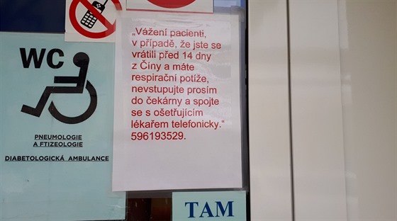 Varování před koronavirem v Městské nemocnici Ostrava.