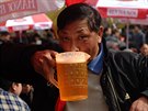 Spotřeba piva ve Vietnamu v posledních letech prudce stoupala. (7. prosince...