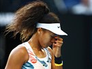 Japonka Naomi Ósakaová smutní ve tetím kole Australian Open.