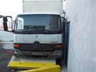 Řidiče nákladního auta přimáčkl v Brně ke zdi jeho vlastní vůz. Nehodu nepřežil.
