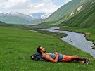 Pohodln� a p��jemn� odpo�inek v zelen�m �dol� mezi gruzijsk�mi h�ebeny.