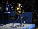 David Pastrák pi souti v pesnosti stelby na Utkání hvzd NHL.