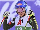 Mikaela Shiffrinová v cíli superobího slalomu v Bansku.