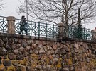 Barokní zdi u hradeckého Tyrova mostu potebují opravu (24. 1. 2020).