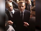 Macron se natval ve francouzském kostele v Izraeli