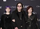 Ozzy Osbourne s dcerou Kelly a manelkou Sharon (Los Angeles, 25. ledna 2020)