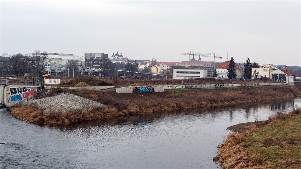 Vysoké ceny stoply plán na stavbu luxusní čtvrti, developer vrací zálohy