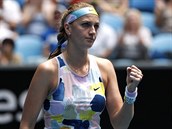 Česká tenistka Petra Kvitová se povzbuzuje ve třetím hole Australian Open.