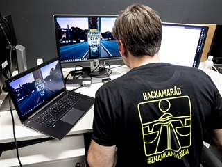 Skupina 60 programátorů začala v rámci veřejného hackathonu pracovat na novém...