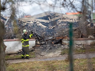 Při požáru vepřína na Rokycansku uhynulo v objektu 300 chovných prasnic a 1 300...