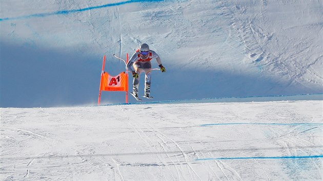 PARÁDNÍ JÍZDA. Kjetil Jansrud na tati superobřího slalomu na slavném Hahnenkammu v Kitzbühelu.