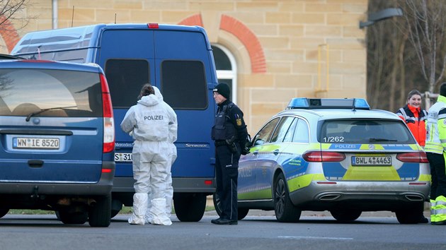 Nmeck policie zasahuje na mst stelby ve mst Rot am See (24. ledna 2020)