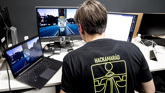 Skupina 60 programtor zaala v rmci veejnho hackathonu pracovat na novm IT systmu elektronickch dlninch znmek. (24. ledna 2020)