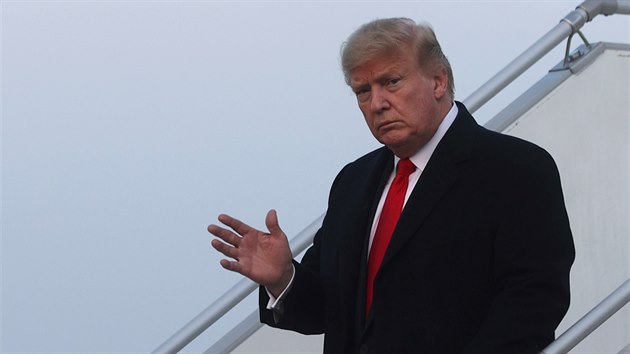 Americký prezident Donald Trump po příletu na Světové ekonomické fórum do Davosu (21. ledna 2020)
