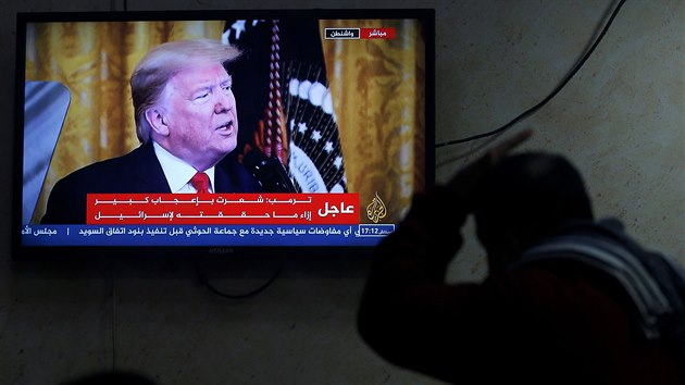 Americký prezident Donald Trump představil plán pro Blízký východ, který počítá s vytvořením samostatného palestinského státu. (28. ledna 2020)