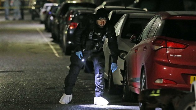 V noci na pondl byli na vchod Londna ubodni ti mui. Dva mui byli zadreni. Policie uvedla, e vyluuje terorismus a e pedpokld, e lo o spor uvnit sikhsk komunity. (20. ledna 2020)