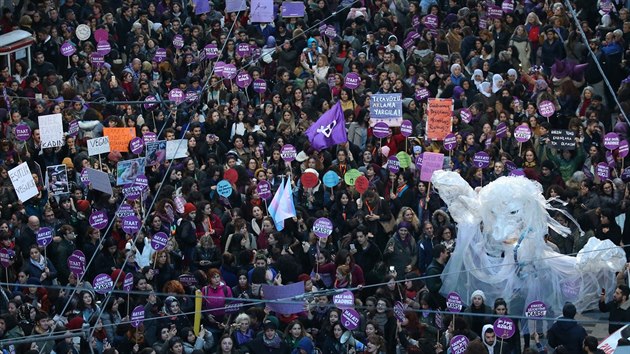 Mezinrodn den proti nsil na ench v Turecku. (25. listopadu 2018)