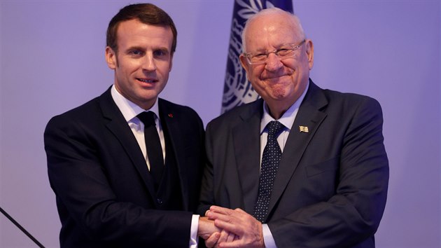 Francouzský prezident Emmanuel Macron (vlevo) a izraelský prezident Reuven Rivlin (22. ledna 2020)