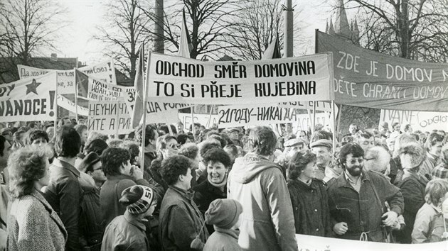 Před třiceti lety v úterý 23. ledna 1990 prošla Vysokým Mýtem velká demonstrace za účasti stovek lidí, kteří požadovali odchod sovětské posádky.