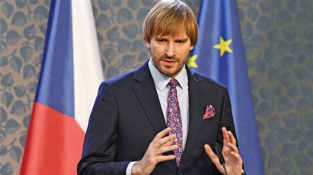 Ministr zdravotnictv� Adam Vojt�ch vystoupil na tiskov� konferenci k aktu�ln� situaci a pl�novan�mu postupu ohledn� v�skytu onemocn�n� koronaviru v Evrop�. (26. ledna 2020)