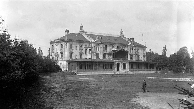 Stavba olomoucké turnhally byla hotová na konci srpna 1899, zdejší „turneři“ tak získali honosné a z hlediska sportu i multifunkční sídlo. Pořádali zde také kulturní akce.