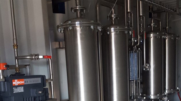 Firma z Velk�ch Pavlovic chce plasty prom��ovat v ropnou tekutinu, kter� by se vyu�ila jako energie ke spalov�n�. V �esku o takovou technologii ale nen� z�jem.