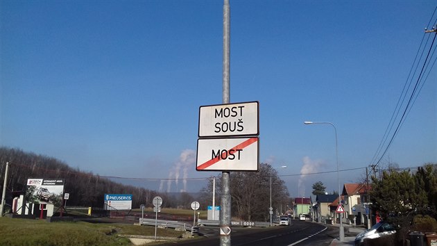 S neskrvanm zklamnm pijali dnen zamtnut aloby na obtujc hluk z mosteckho autodromu manel Hulikovi i dal obyvatel mosteck tvrti Sou.