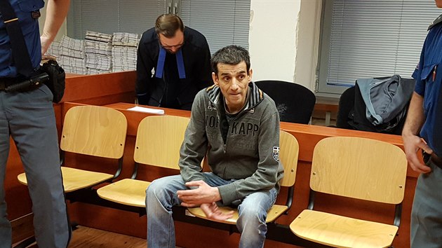 Marian Illéš obžalovaný z krádeže v teplickém klenotnictví před ústeckým krajským soudem. (27. ledna 2020)