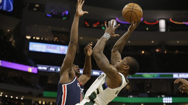 Eric Bledsoe z Milwaukee v tk pozici pi utkn proti Washingtonu.